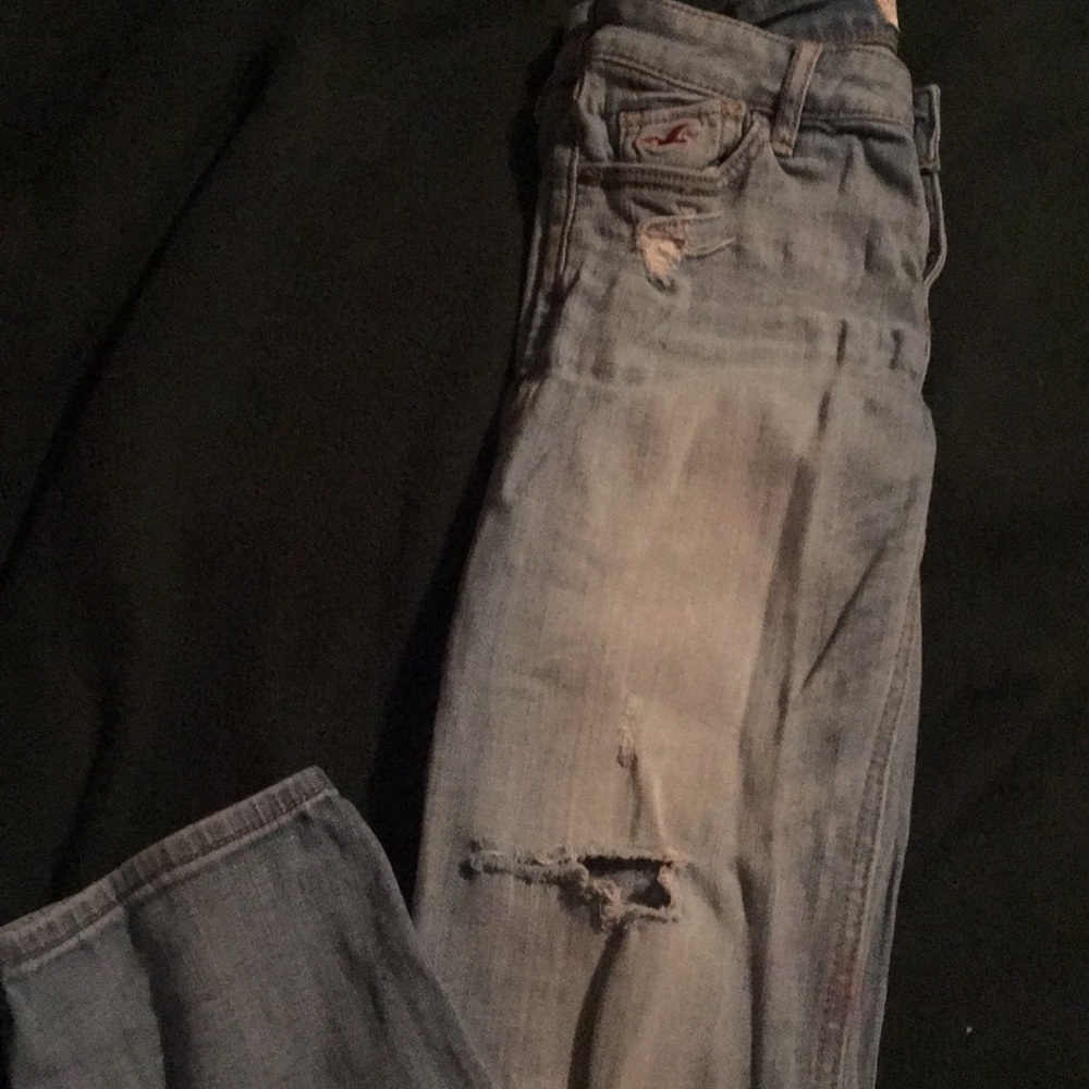 Light blue ripped jeans